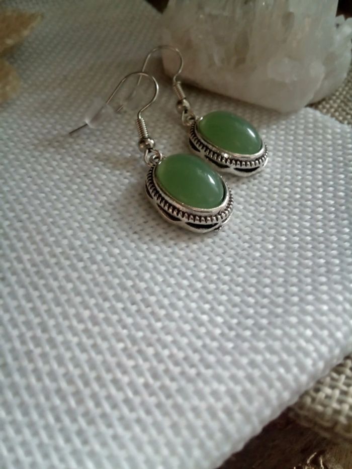 Boucles d'oreilles argentées et vertes - photo numéro 3