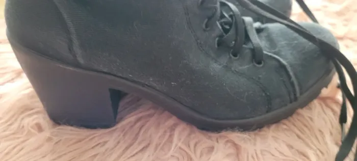 Bottines noires à lacets - photo numéro 2