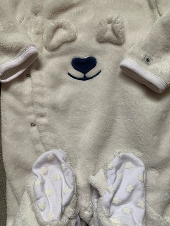 Sur pyjamas blanc crème