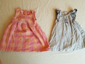 Lot 2 robes fille 12 mois