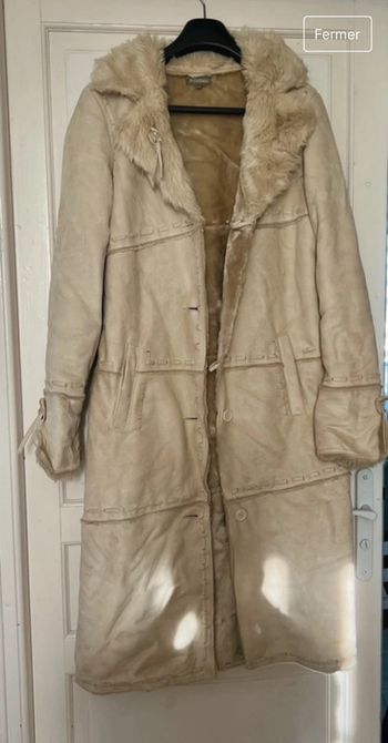 Manteau long beige fourrure synthétique taille M