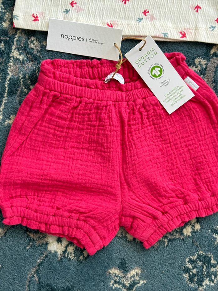 Lot vêtements pour bébé fille t-shirt et short 6 mois Noppies - photo numéro 3