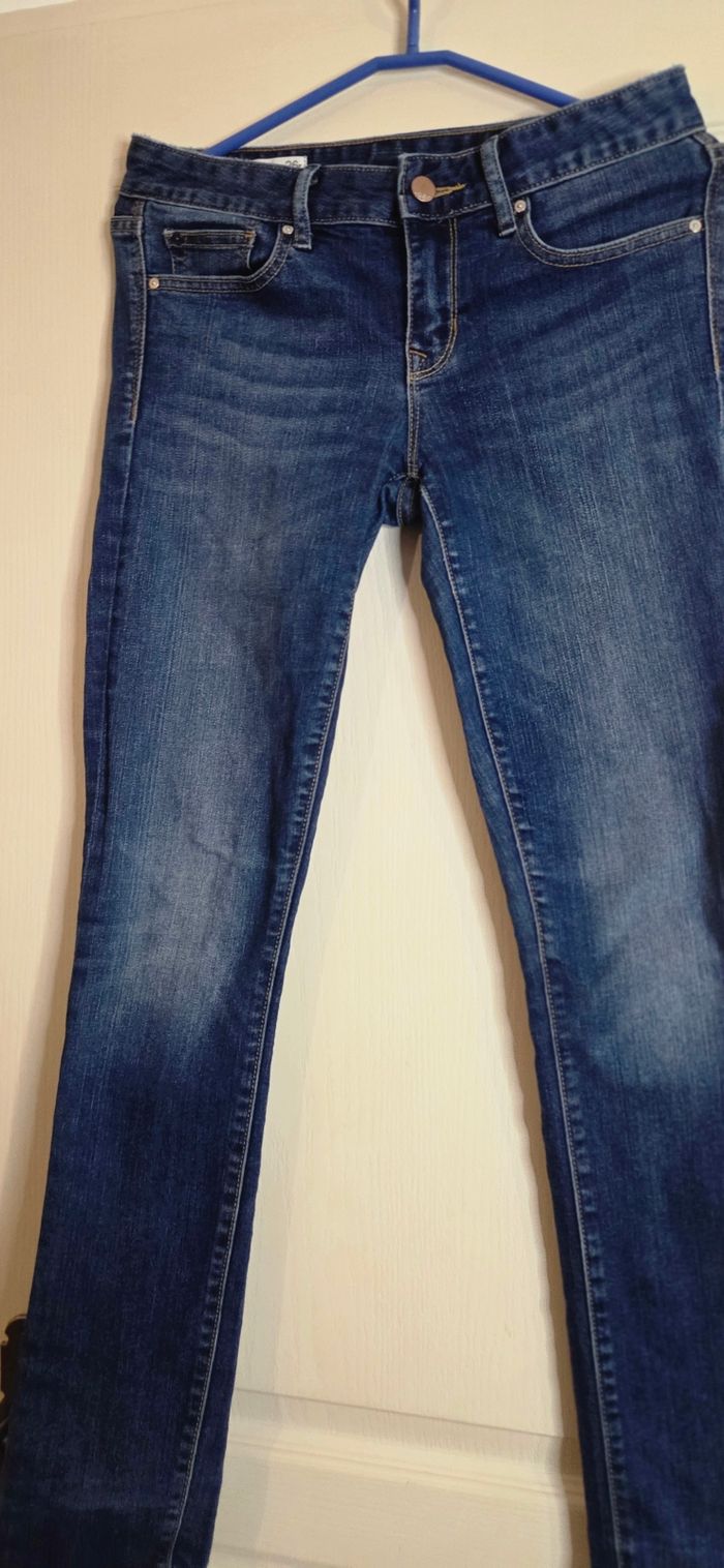 Jean GAP 1969 Always Skinny – Taille 26 (FR 36/38) – Délavage brut – Excellent état - photo numéro 2