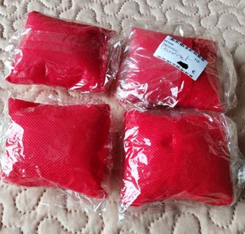 Lot de 4 coussins support et présentation de bracelets .ou montre.