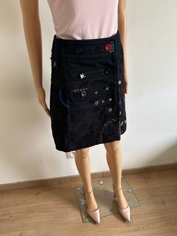 Jupe noire mi longue Desigual taille 36 jamais portée - photo numéro 2