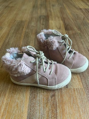Chaussures fille taille 23