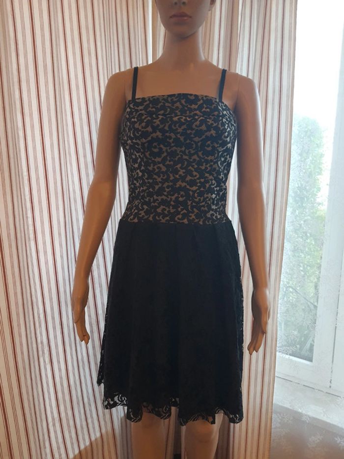 Jolie Robe Rinascimento made in Italy taille S - photo numéro 3