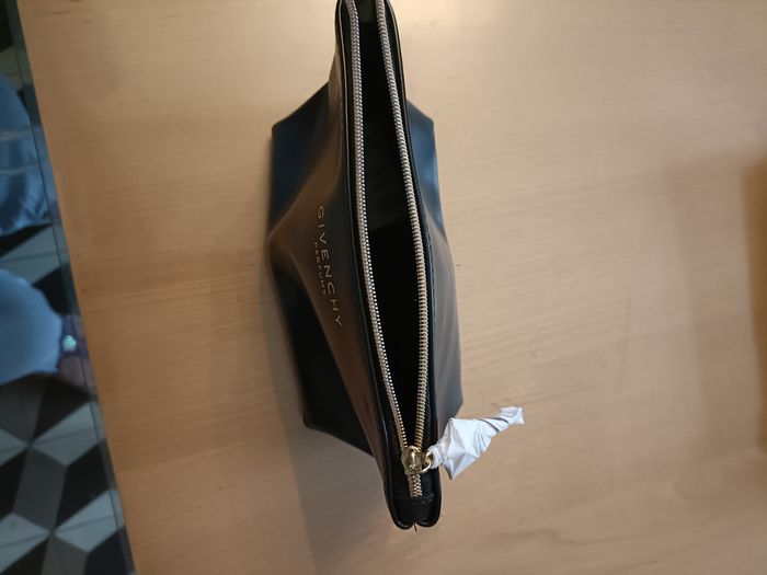 4 POCHETTES GIVENCHY ET NINA RICCI - photo numéro 7