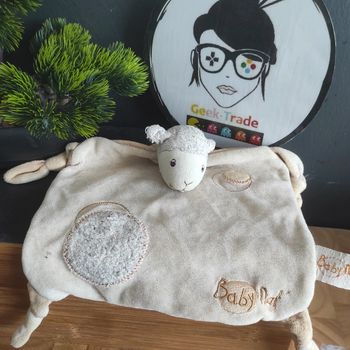 Doudou Baby Nat' Mouton Blanc Beige Rond Noeuds Plat Carré #geektradedoudou