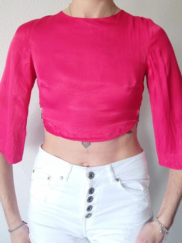 Crop-top satin dos nu manche ample 3/4 fuchsia / Zara - 36/S - photo numรฉro 4