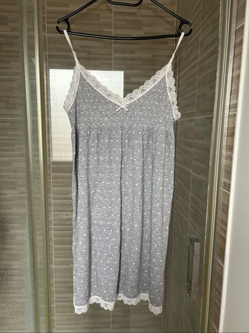 Nuisette grise à pois blanc Primark