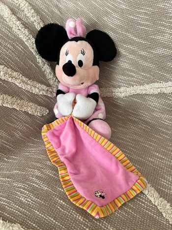 Peluche doudou mouchoir 28cm Disney Minnie souris rose très bon état