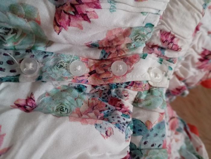 Lot fille jupe Guess (Q) + cardigan pompon Lola palacios 10 ans 👑 - photo numéro 10