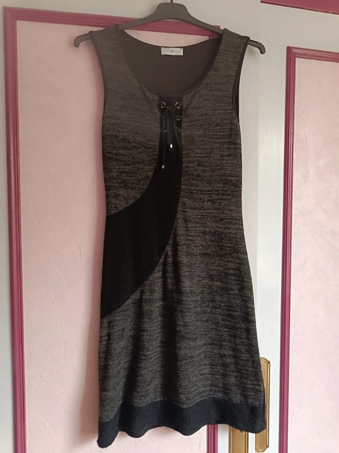 Robe noire "Cache cache" T.38 - photo numéro 2