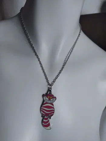 Collier necklace Disney Alice Chat du Cheshire cat dreamlight valley