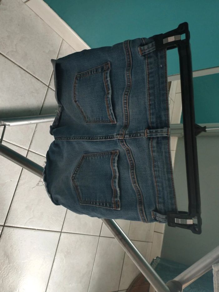 Vend short en jean - photo numéro 2