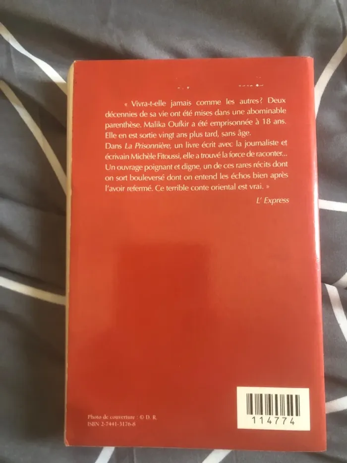 Livre la prisonnière histoire vrai 📕 - photo numéro 3