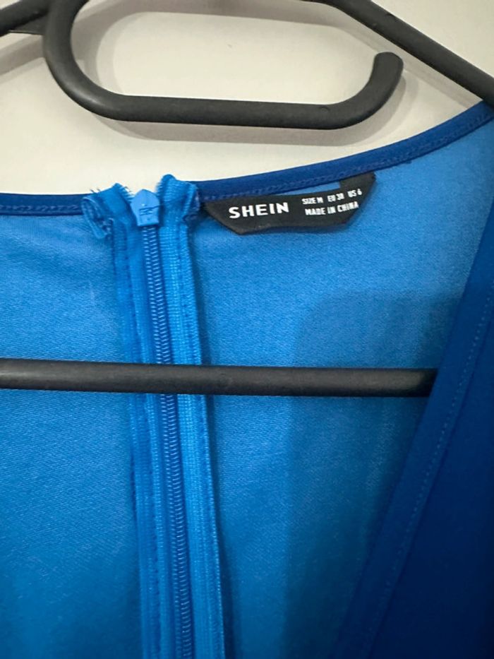 Petite robe bleu taille M shein - photo numéro 4