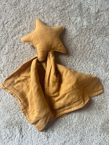 Doudou étoile Gaze ocre neuf
