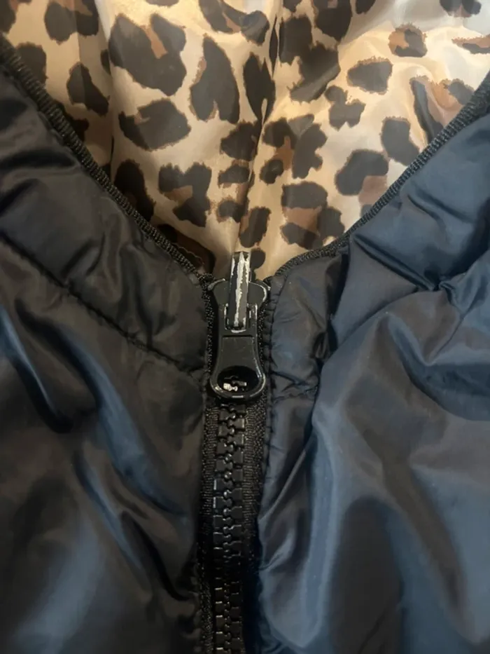 Veste torrente irréversible noir et léopard en très bon état - photo numéro 9