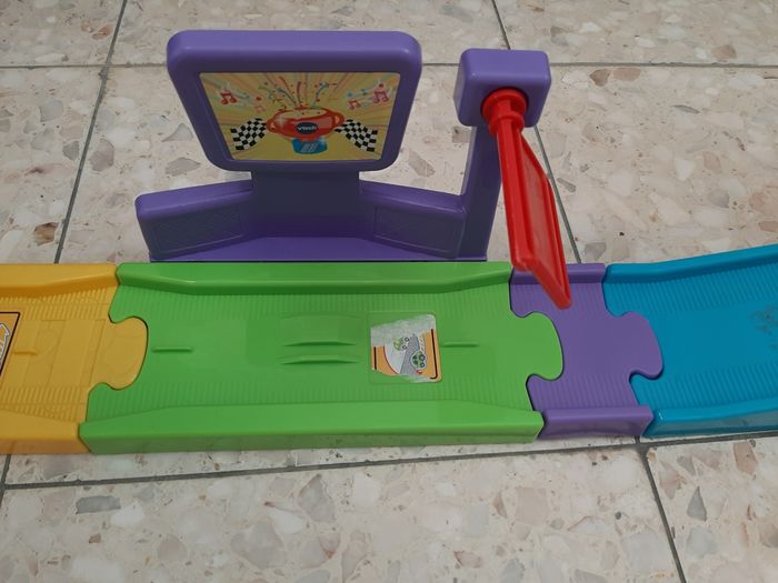 Mon super circuit radio télécommandé Tut tut bolide - photo numéro 10