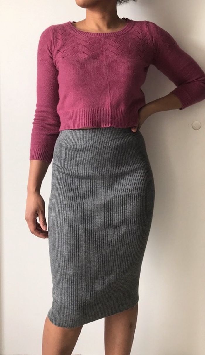 Pull court avec fronces aux épaules