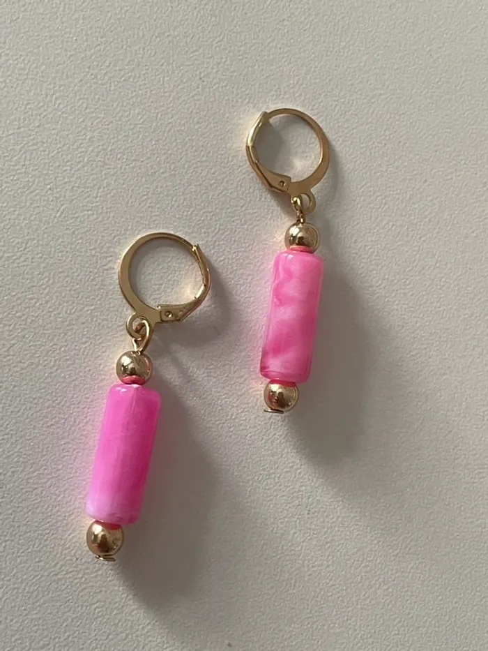 Boucle d’oreille fantaisie du groupe MaxMara