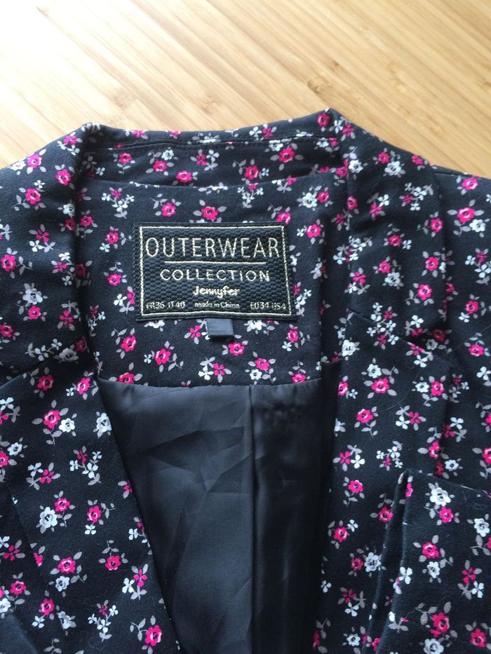 blazer noir avec fleurs taille 36 - photo numéro 4