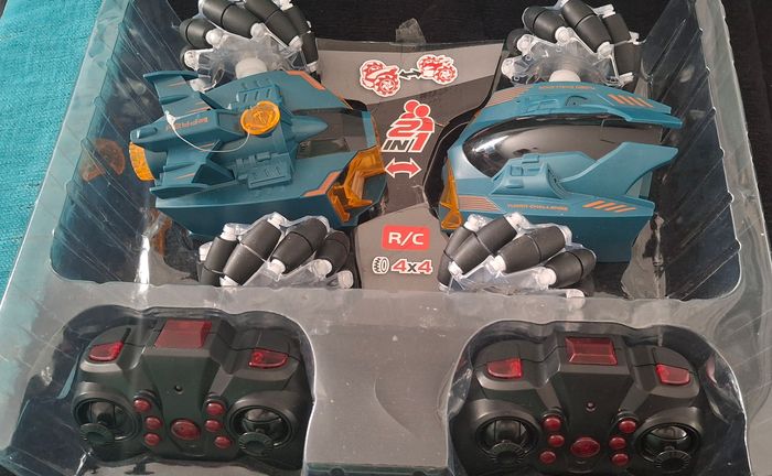 Voiture radicommandée 2 en 1 - photo numéro 3