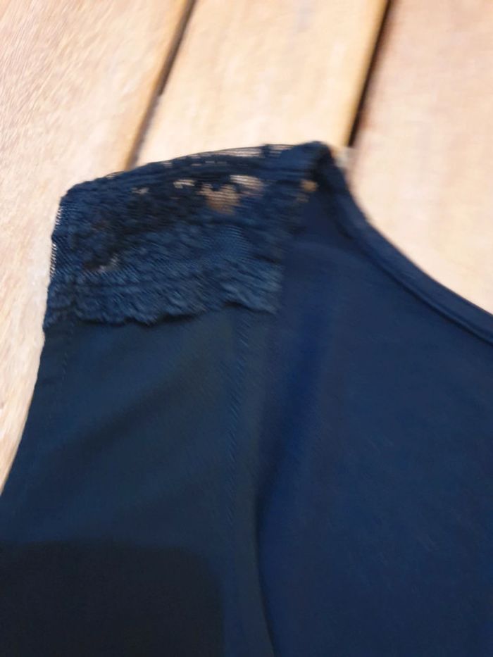 Top Naf naf bleu marine taille M avec dentelle - photo numéro 5