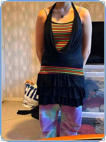 Robe  très  courte colorée  taille 38