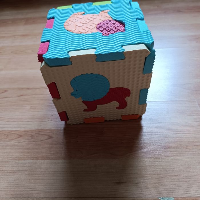 Cube puzzle en mousse bébé