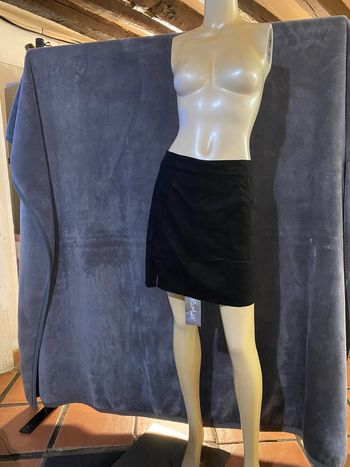 Jupes courtes noir en matière (veulour) romwe taille M