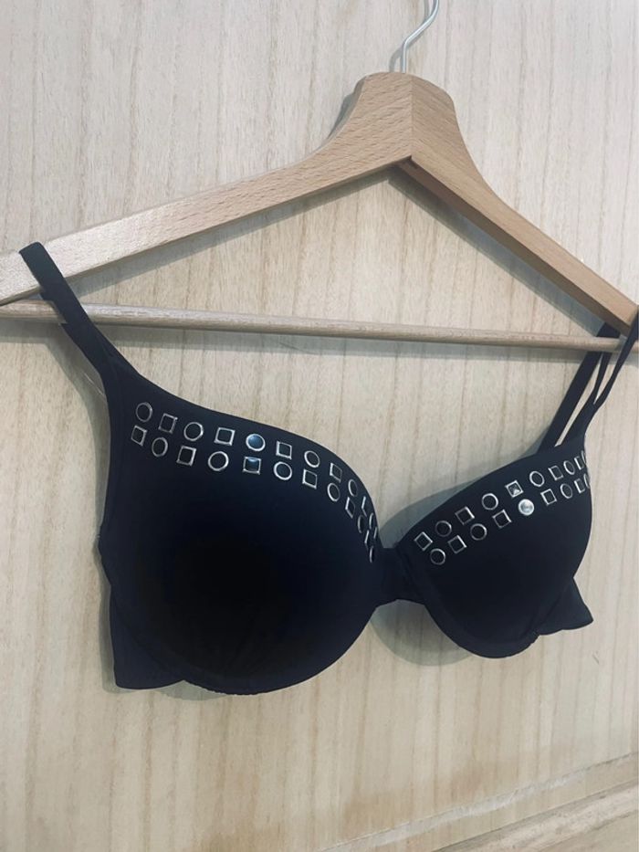 Haut de maillot de bain noir push-up avec détails métalliques - photo numéro 10
