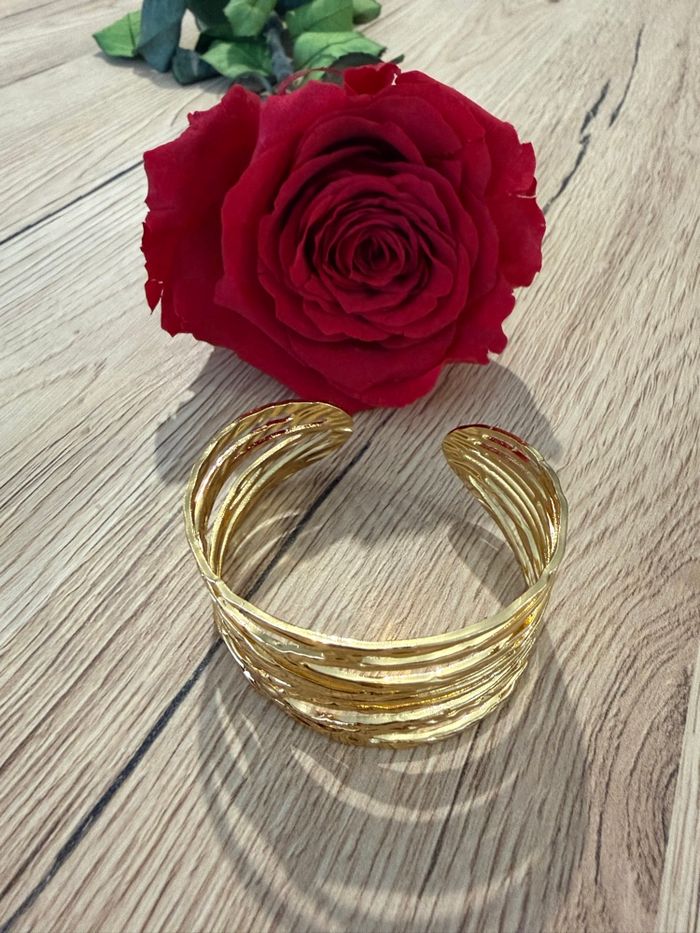 Manchette dorée ajustable en acier inoxydable