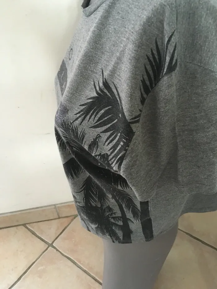 Joli lot 2 tee shirt Jennyfer Cache cache taille M - photo numéro 11