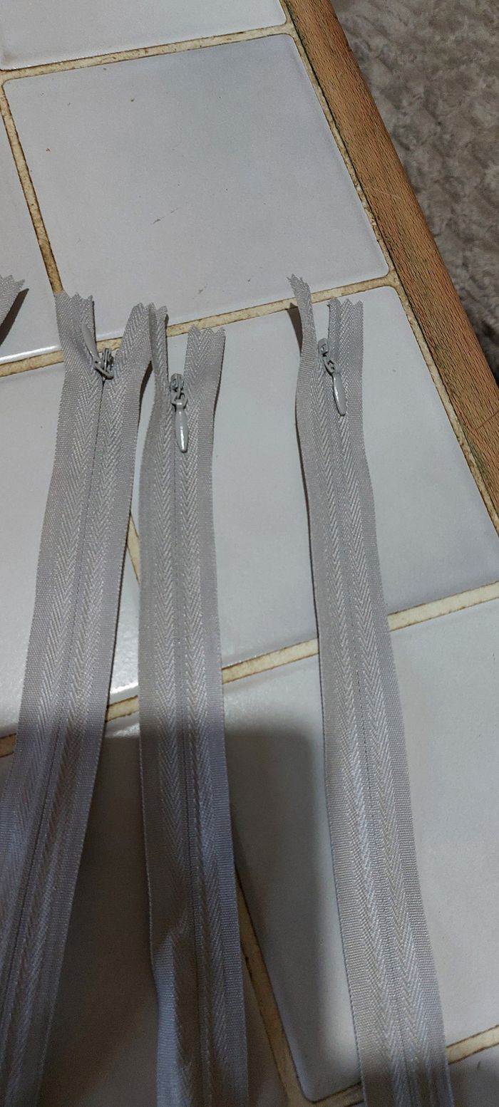 Fermeture éclair grise - photo numéro 6