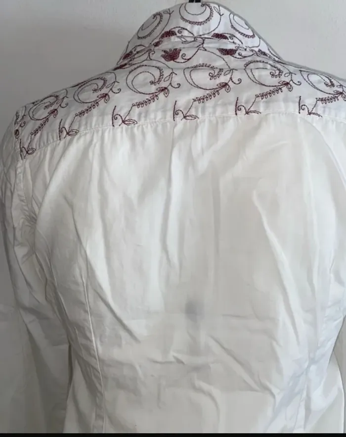 Joli chemise Oxbow cintré brodé taille S - photo numéro 4