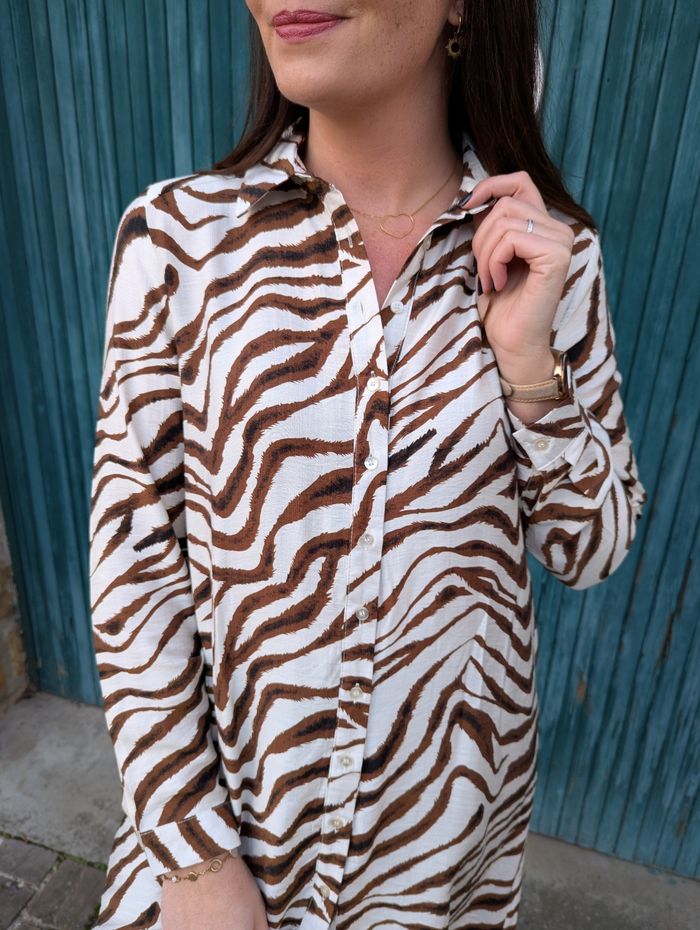 Robe chemise Zèbre blanc/marron
Taille S - photo numéro 3
