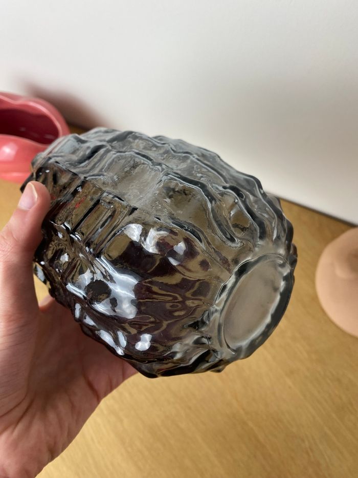 Vase en verre fumé design texturé – 22 cm - photo numéro 4