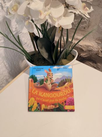 livre La Kangourou qui n'avait pas de poche - éric-emmanuel schmitt tbe