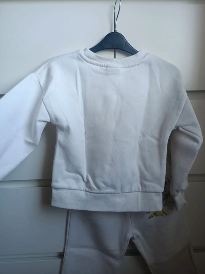 Lot de 2 survêtements Disney taille 3/4ans - photo numéro 6