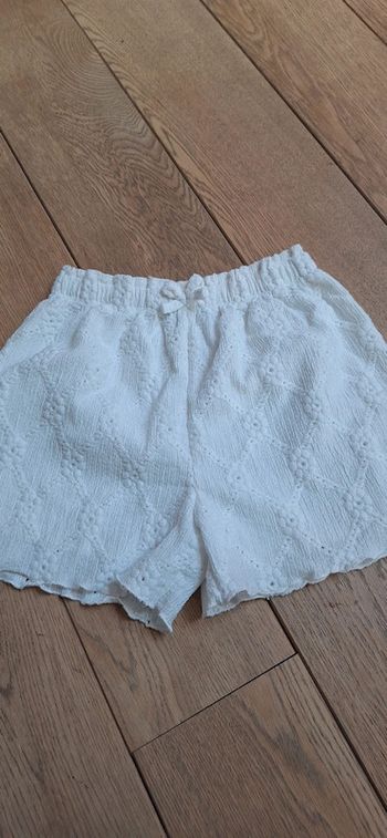 Short dentelle