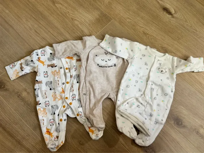 Pyjama fin 1 mois - photo numéro 6