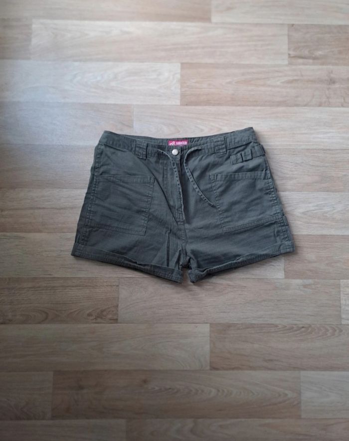 Short kaki 16 ans /XS