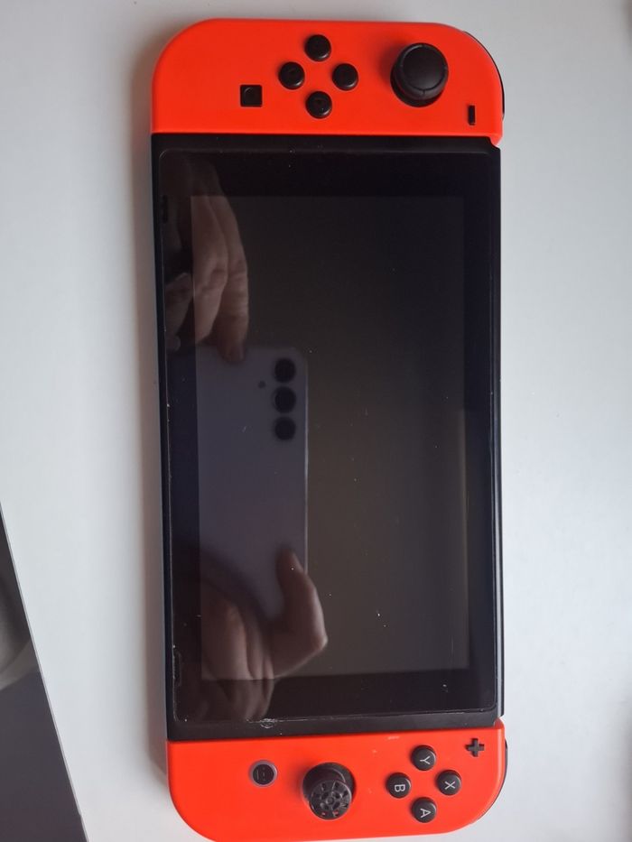 Nintendo Switch 32 Go console - photo numéro 3