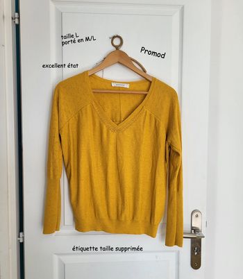 Pull maille fine col V taille L