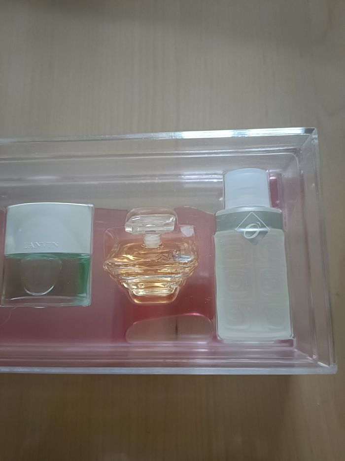 COFFRET LANVIN, CACHAREL ET LANCOME 5 MINIATURES - photo numéro 3
