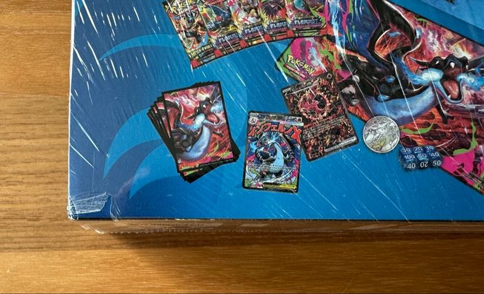 Upc mega-Dracaufeu léger défaut - photo numéro 7