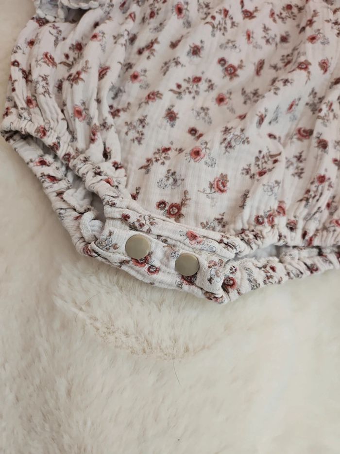 Barboteuse fleurs double gaze - photo numéro 2